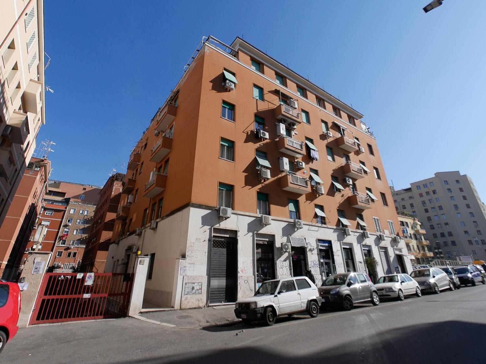 Chic Modern 2-Bedroom Near Metro Rom Exterior foto